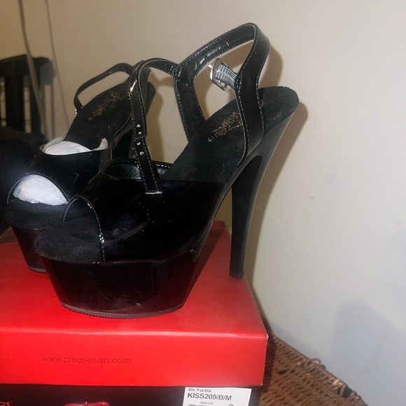 Pleasers black heels - Picture 2 of 5